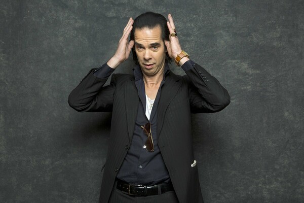 Ο Nick Cave έγραψε το νέο του βιβλίο πάνω σε σακούλες εμετού