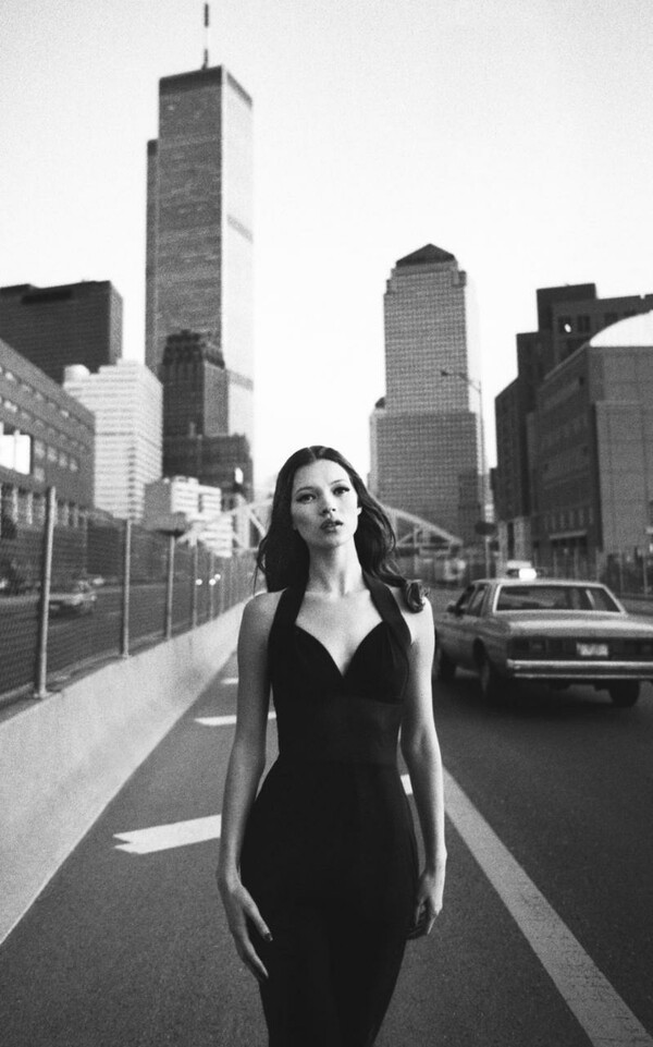 H 18χρονη Kate Moss σε φωτογραφίες που βλέπουν πρώτη φορά το φως της δημοσιότητας