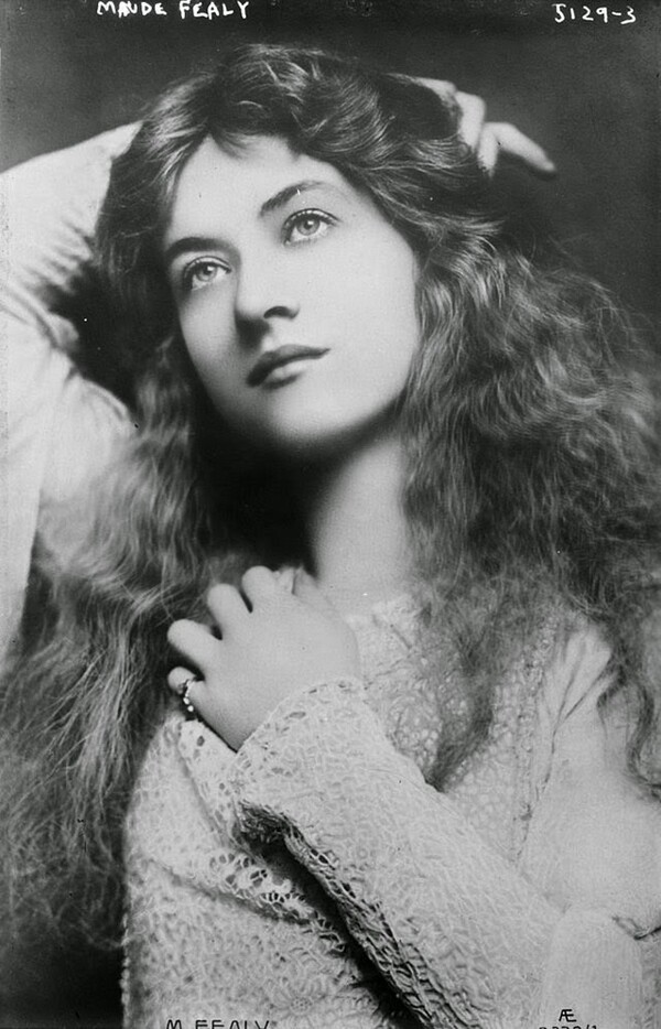 Ποια ήταν η καλλονή Maude Fealy;