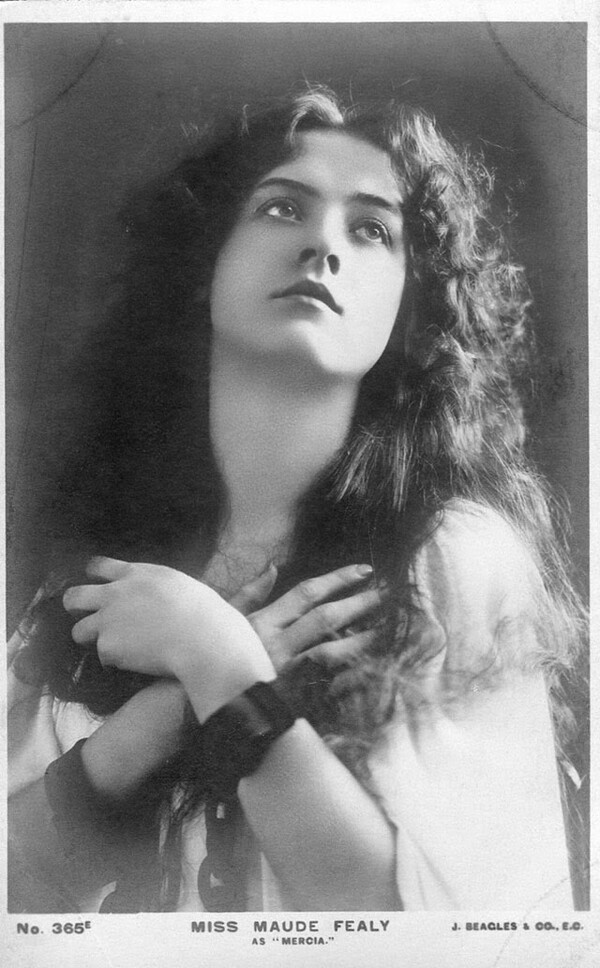 Ποια ήταν η καλλονή Maude Fealy;