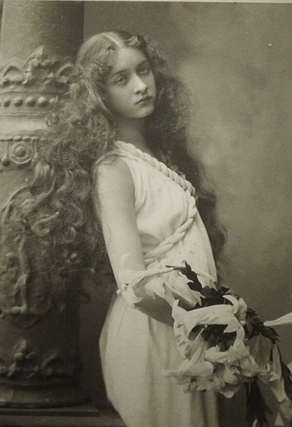 Ποια ήταν η καλλονή Maude Fealy;