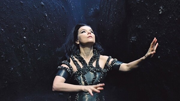 Η «Μαύρη Λίμνη» της Bjork