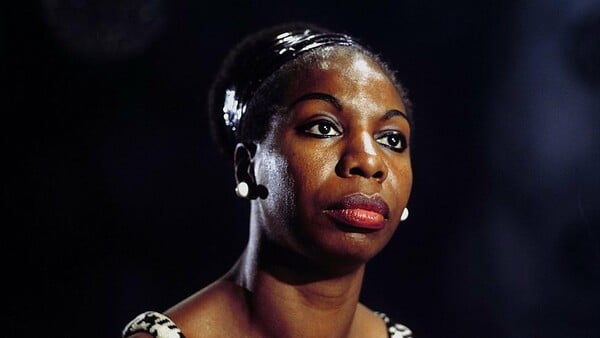 Nina Simone: Η δραματική ζωή της οργισμένης ντίβας