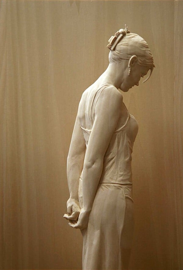 Τα εκπληκτικά αληθοφανή γλυπτά του Peter Demetz