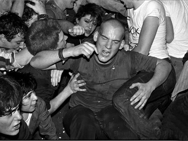 Minor Threat, Fugazi, Bad Brains.. Ξεκινώντας μία πανκ επανάσταση στην Ουάσινγκτον των 80s