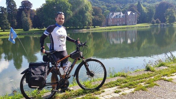  Ο Έλπις Χρυσοβέργης ταξιδεύει με ποδήλατο από το Λονδίνο ως την Ελλάδα για τα παιδιά με καρκίνο