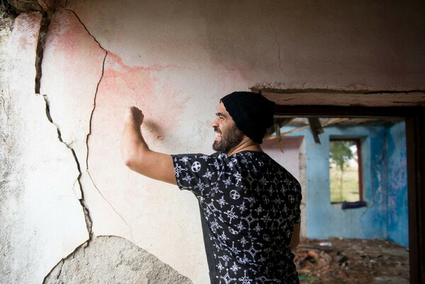 Ο No Rabbitz μάς προτρέπει: "Out of Home! Go to House!"