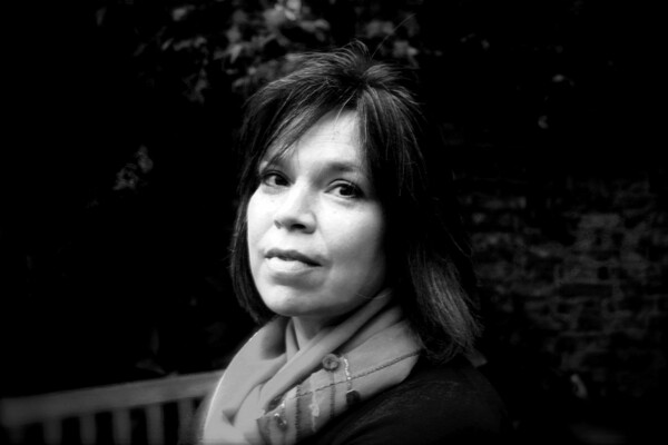 H Francesca Kay, μια από τις βασικότερες εκπροσώπους της σύγχρονης βρετανικής μυθοπλασίας, στο LIFO.gr