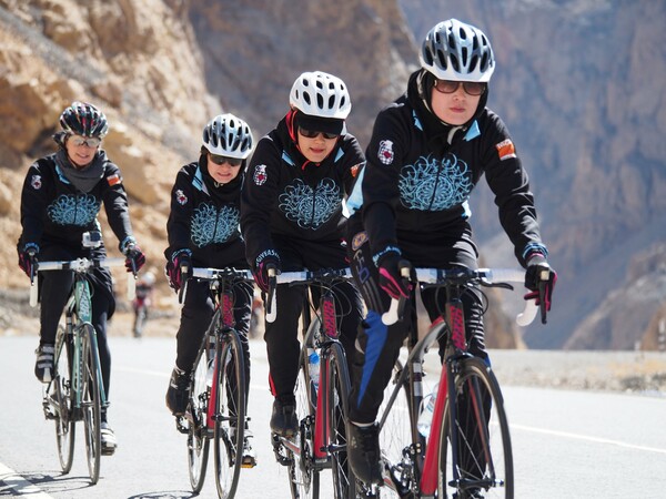 Η γυναικεία ομάδα ποδηλασίας του Αφγανιστάν