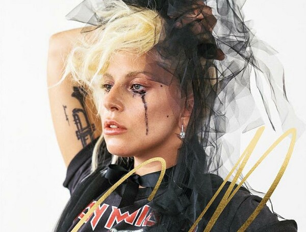 Η φωτογράφηση της Lady Gaga και το απόρθητο φρούριο της Heavy Metal