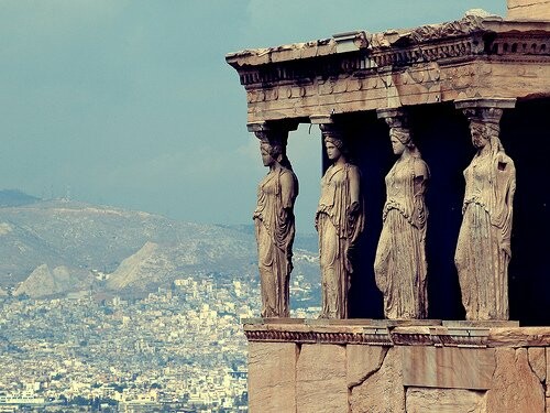 Υπάρχει περίπτωση να μας ζητήσουν και τις παρθένες μαζί με την Ακρόπολη;