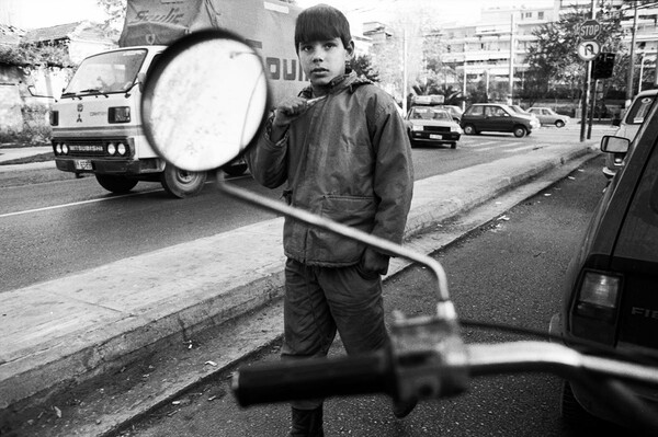 Παιδιά του δρόμου. Φωτογραφίες του Σπύρου Στάβερη