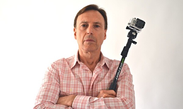 Το καλύτερο βιντεάκι για τη μόδα των selfie sticks