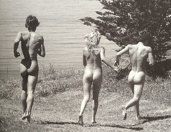 O 'Μr. Grey' είναι γυμνός και μόλις 21 ετών στις vintage φωτογραφίες της Αbercrombie