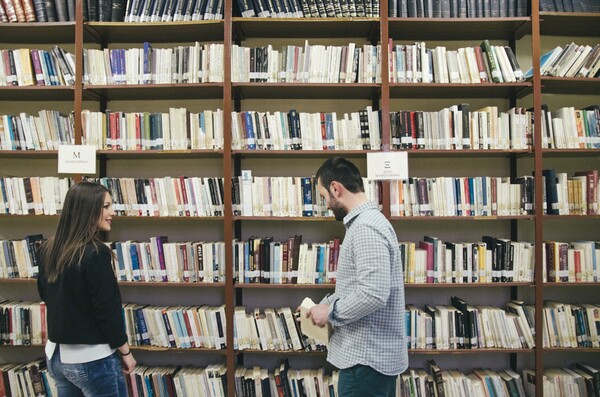 Η πόλη της Eλλάδας με τα χαμηλότερα νούμερα ανάγνωσης αποφάσισε να κάνει τη διαφορά