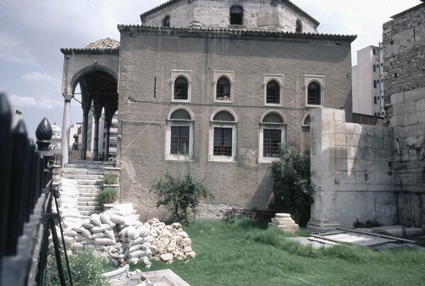 Στο τζαμί Τζισταράκη το 1985 στο Μοναστηράκι