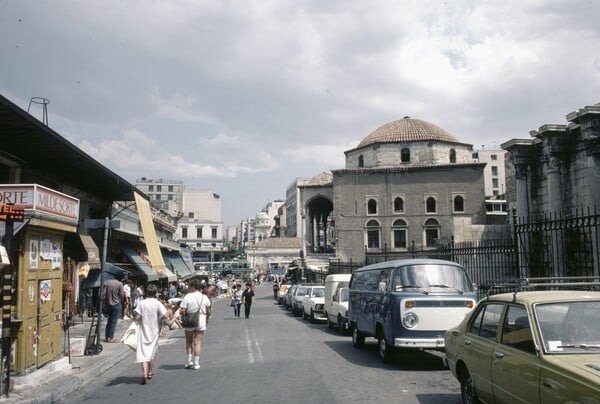 Στο τζαμί Τζισταράκη το 1985 στο Μοναστηράκι