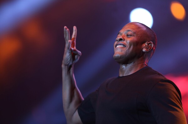 Dr Dre: Στο νοσοκομείο ο θρύλος της ραπ - Διαγνώστηκε με ανεύρυσμα στον εγκέφαλο