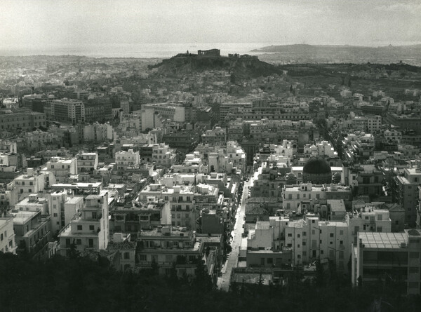 Ταξίδι στη δεκαετία του ’60 σε ασπρόμαυρο φόντο