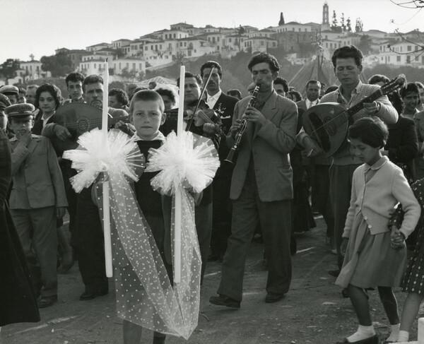 Ταξίδι στη δεκαετία του ’60 σε ασπρόμαυρο φόντο