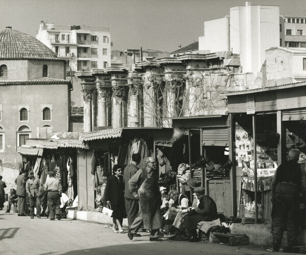 Ταξίδι στη δεκαετία του ’60 σε ασπρόμαυρο φόντο