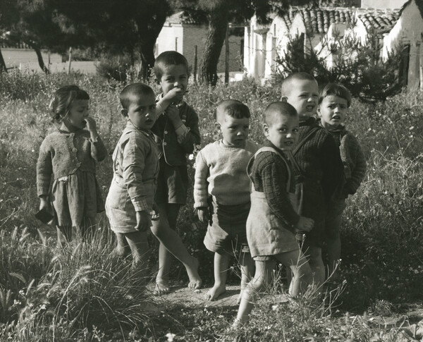 Ταξίδι στη δεκαετία του ’60 σε ασπρόμαυρο φόντο