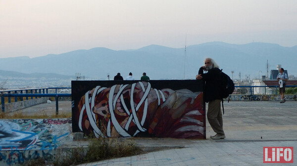 O Τέος Ρόμβος, μια κομβική μορφή του ελληνικού underground, μιλάει στη LIFO