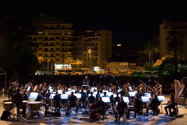 Επειδή η Εθνική Λυρική Σκηνή απέκτησε μια νέα, αστική εξωστρέφεια