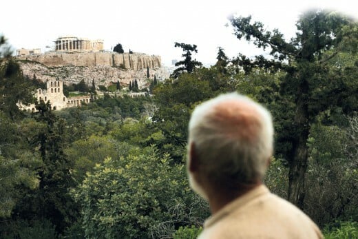 56' με τον άστεγο «Βασιλιά» του Φιλοπάππου 