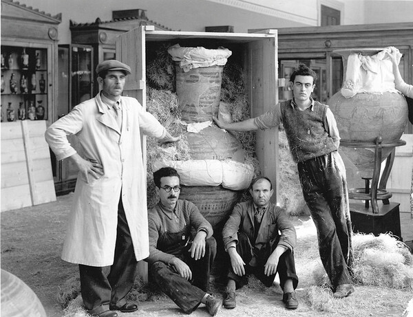 Τα θαμμένα αγάλματα του πολέμου 