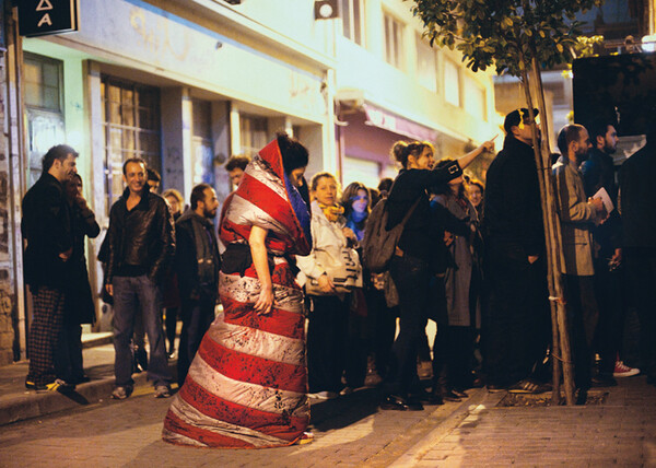 Μία μέρα στην κατάληψη του Εμπρός 