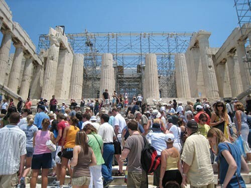 Athens Guides. Τυφλός τυφλόν οδήγαγε.