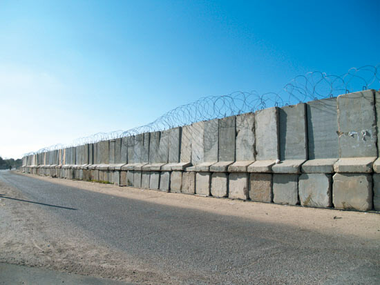 Πίσω από τα τείχη της Γάζας