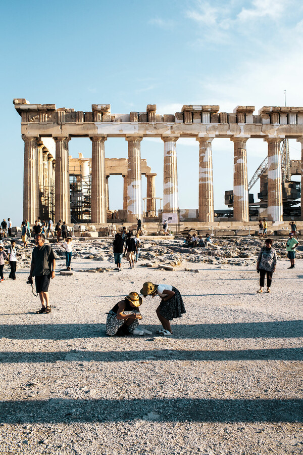 Τι θέλουν όλοι αυτοί οι τουρίστες στην Αθήνα;