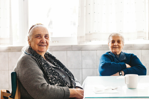 Αυτοί που ανταποδίδουν αγάπη και φροντίδα στους παππούδες και τις γιαγιάδες μας