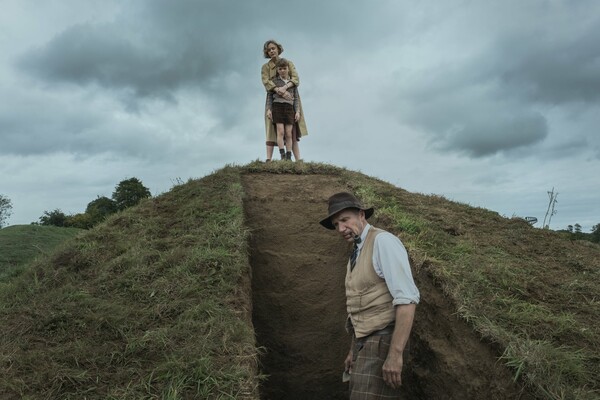 «The dig»: Βρετανικό δράμα ταξικής διαστρωμάτωσης, με φόντο μια σημαντική ανασκαφή