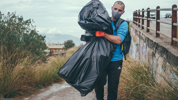 Οι Save Your Hood «σώζουν» τις γειτονιές της πόλης απ’ τα σκουπίδια