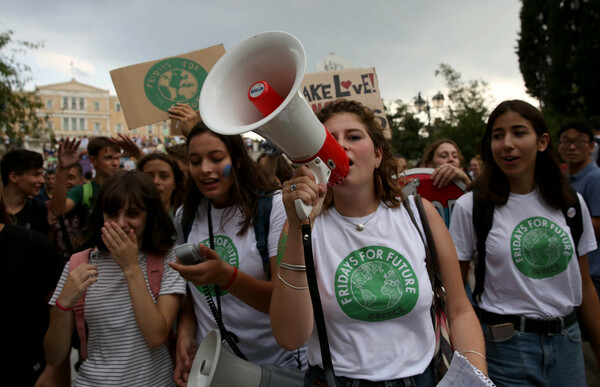 Μαζική πορεία μαθητών στην Αθήνα για το Κλίμα και το μέλλον του πλανήτη