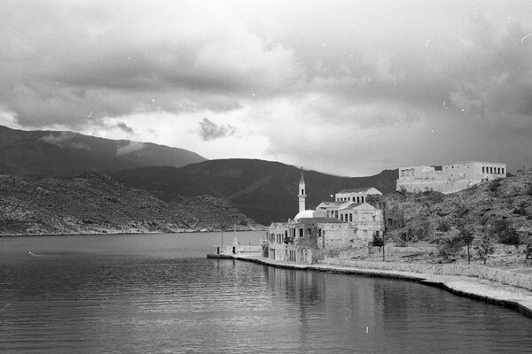 10 σπάνιες εικόνες από το Καστελόριζο τoυ 1957