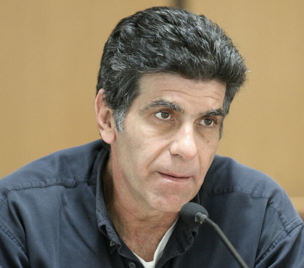 Γιάννης Μπέζος: «Ξέραμε και δεν μιλούσαμε» - Τι του είπε η Παπαχαραλάμπους