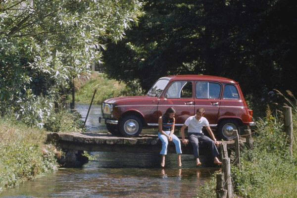 Renault 4L. Μισός αιώνας.