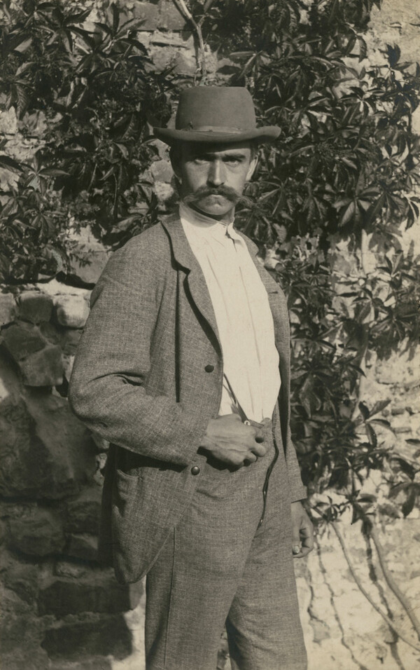 Ο τεράστιος φωτογράφος Karl Blossfeldt, που λίγοι αγαπούν και ξέρουν