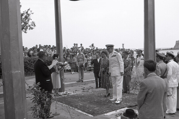 Επίσημη επίσκεψη του βασιλικού ζεύγους στη Ρόδο το 1957