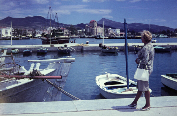 Αθήνα, Μύκονος και Ρόδος του '60 μέσα από 25 έγχρωμες φωτογραφίες