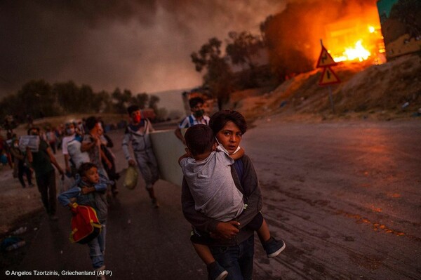 «Οι φλόγες της αθλιότητας»: Ο Έλληνας φωτογράφος Ά. Τζωρτζίνης βραβεύτηκε από τη UNICEF για τη φωτογραφία της χρονιάς