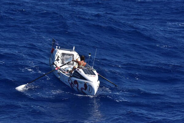 Διέσχισε τον Ατλαντικό Ωκεανό κάνοντας κουπί για 70 ημέρες, 3 ώρες και 48 λεπτά