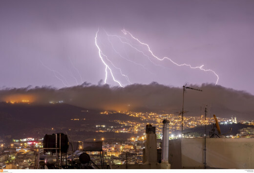 Καιρός: Καταιγίδες, χαλάζι και πτώση θερμοκρασίας - Πρόγνωση ανά περιοχή