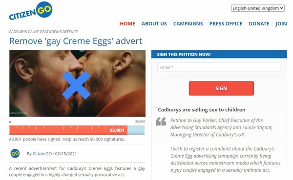 Αντιδράσεις για το φιλί δυο αντρών σε διαφήμιση της Cadbury: «Πουλάει σεξ στα παιδιά»