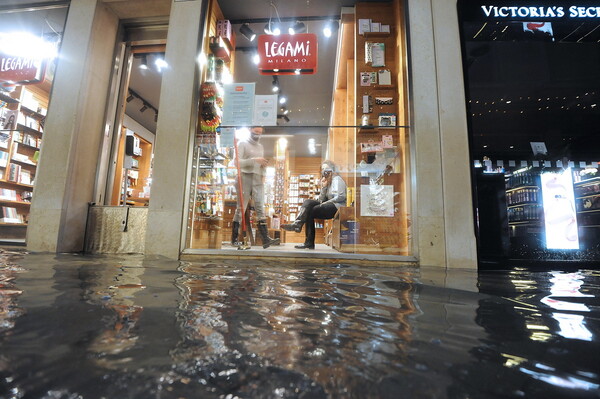 Πλημμύρισε η πλατεία του Αγίου Μάρκου στη Βενετία - Σοβαρές ζημιές