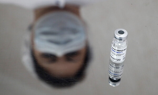 Η Ινδία ενέκρινε δύο εμβόλια, μεταξύ των οποίων αυτό της AstraZeneca